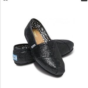 Tom’s authentic black glitter flats